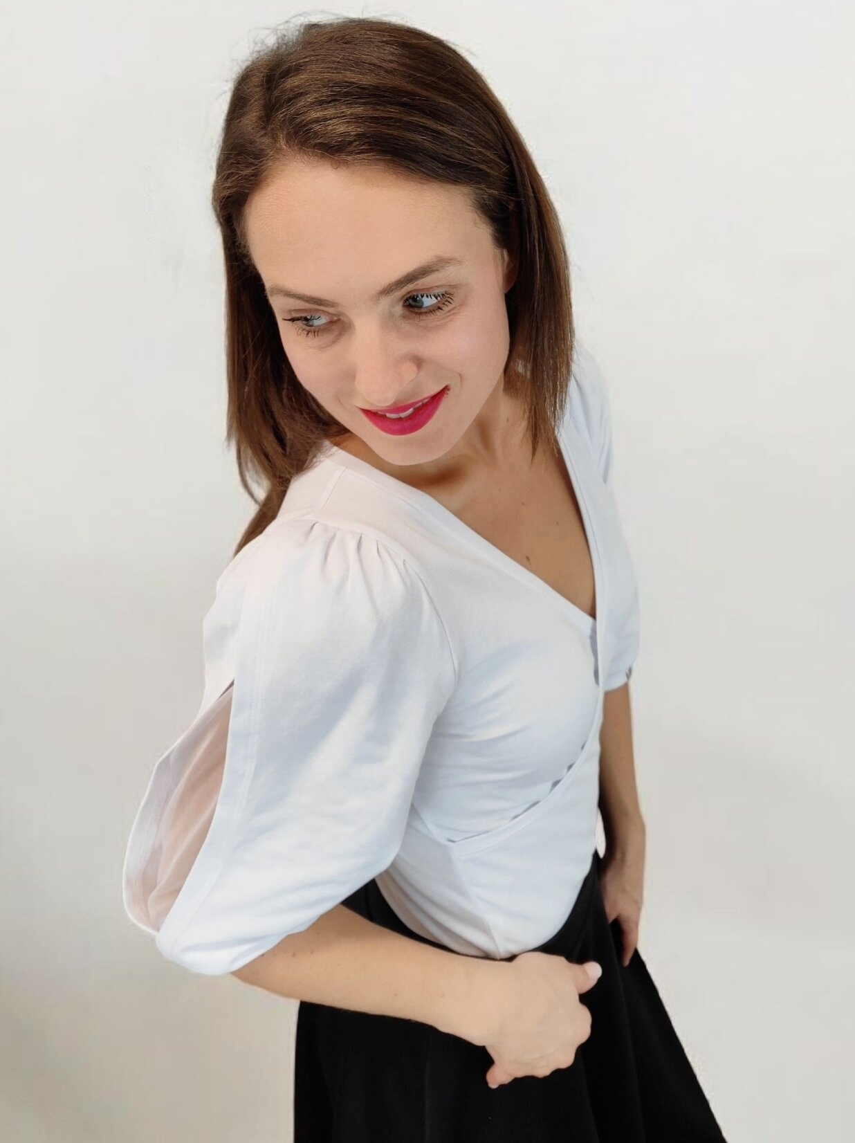 elegantní bílé tričko dámské